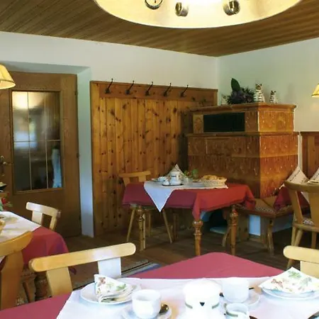 Frühstückspension Klausenhof 2*